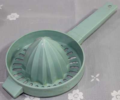 1 piece grey plastic with handle juicer