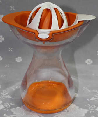 Orange and clear plastic without measure Chef'n juicer