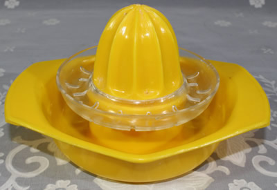 Yellow Hong Kong plastic strainer juicer