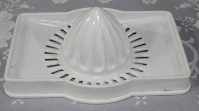 Rectangular white juicer fitting